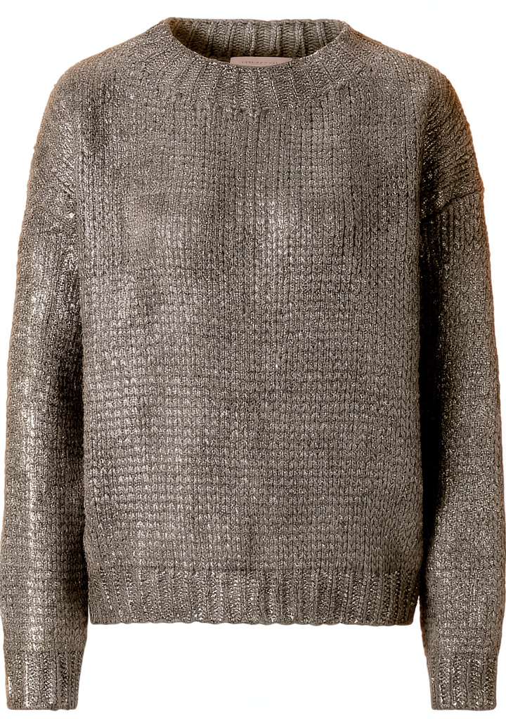 Rich and Royal Silber Pullover Damen mit kastigem Schnitt an einer Person bei Tageslicht, zeigt Passform und Metal-Foil-Details im realen Kontext