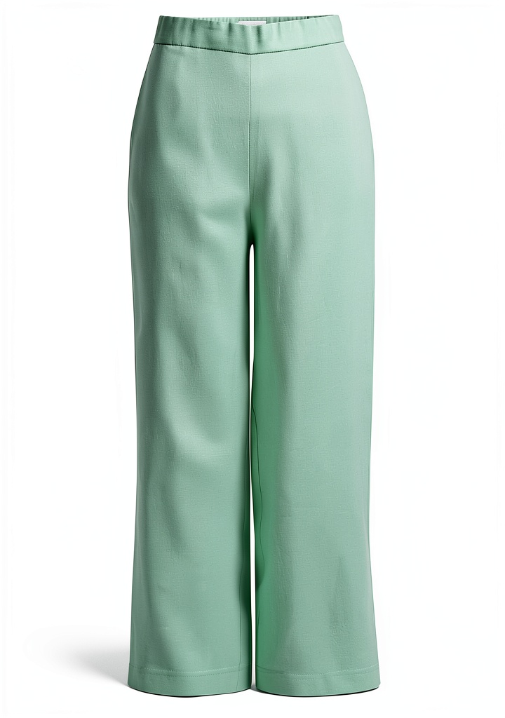RICH&ROYAL Culotte FSC in Spring Bouquet Green an einer Modellpuppe